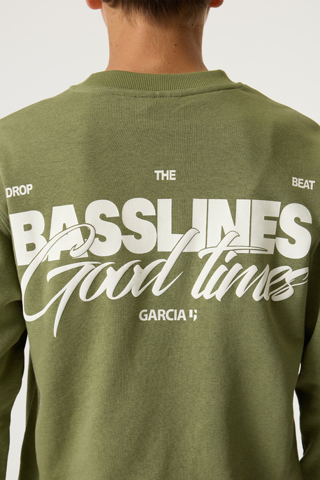 Sweatshirt