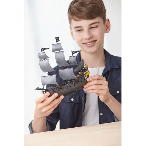 Modellbausatz "Fluch der Karibik Black Pearl" (Easy-Click). 1:150