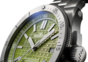 Uhr "MARINEMASTER M-40 WOODPECKER GREEN AUF BLOCK BRACELET"