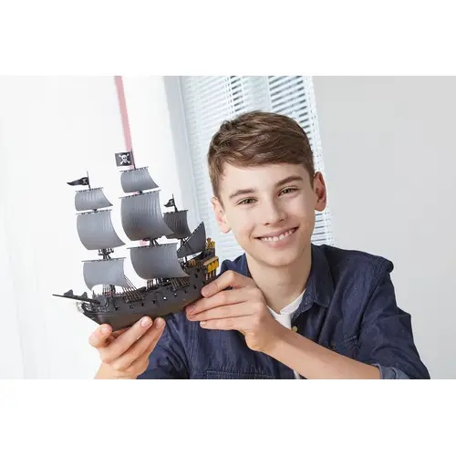 Modellbausatz "Fluch der Karibik Black Pearl" (Easy-Click). 1:150