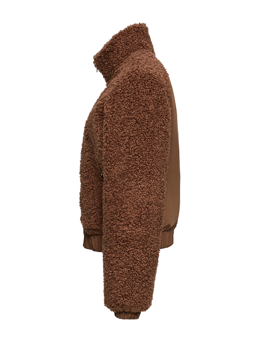 Braune Teddyfell-Jacke mit glattem Futter, seitlich präsentiert.