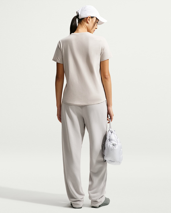 T-Shirt "Sportswear Club Essentials"
