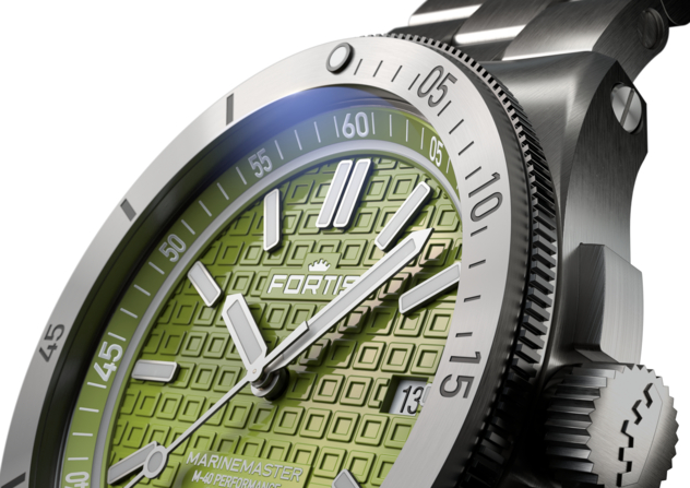 Uhr "MARINEMASTER M-40 WOODPECKER GREEN AUF BLOCK BRACELET"