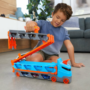 Hot Wheels "2in1 Rennbahn-Transporter"