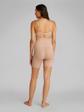 Short "SCULPTED FIRM"