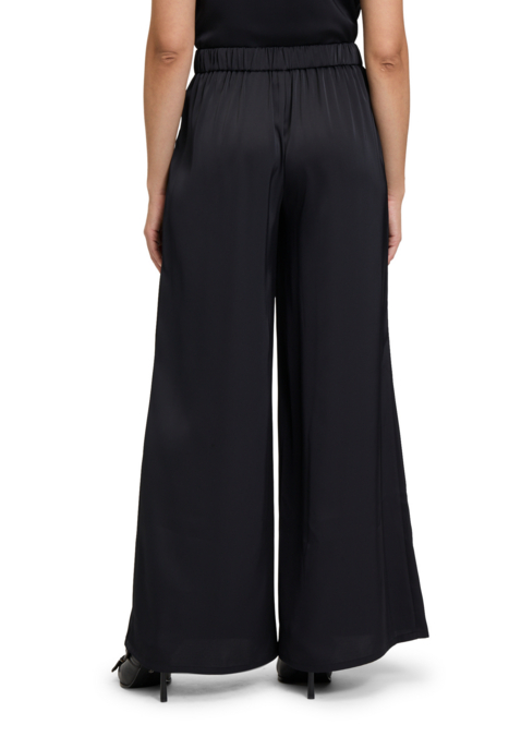 Satinhose