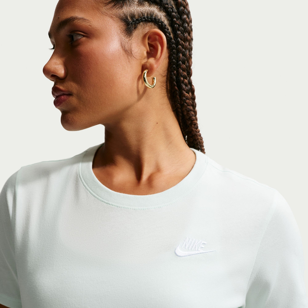 T-Shirt "Sportswear Club Essentials"