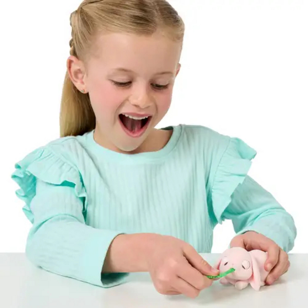 Interaktives Haustier "Mama Surprise Mini Bunny"